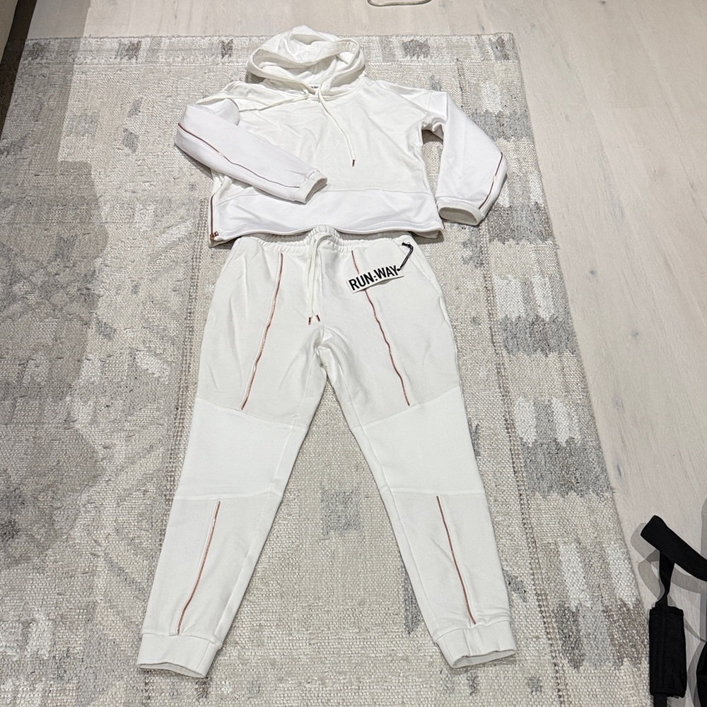 Run:Way White Women's Jogger Set